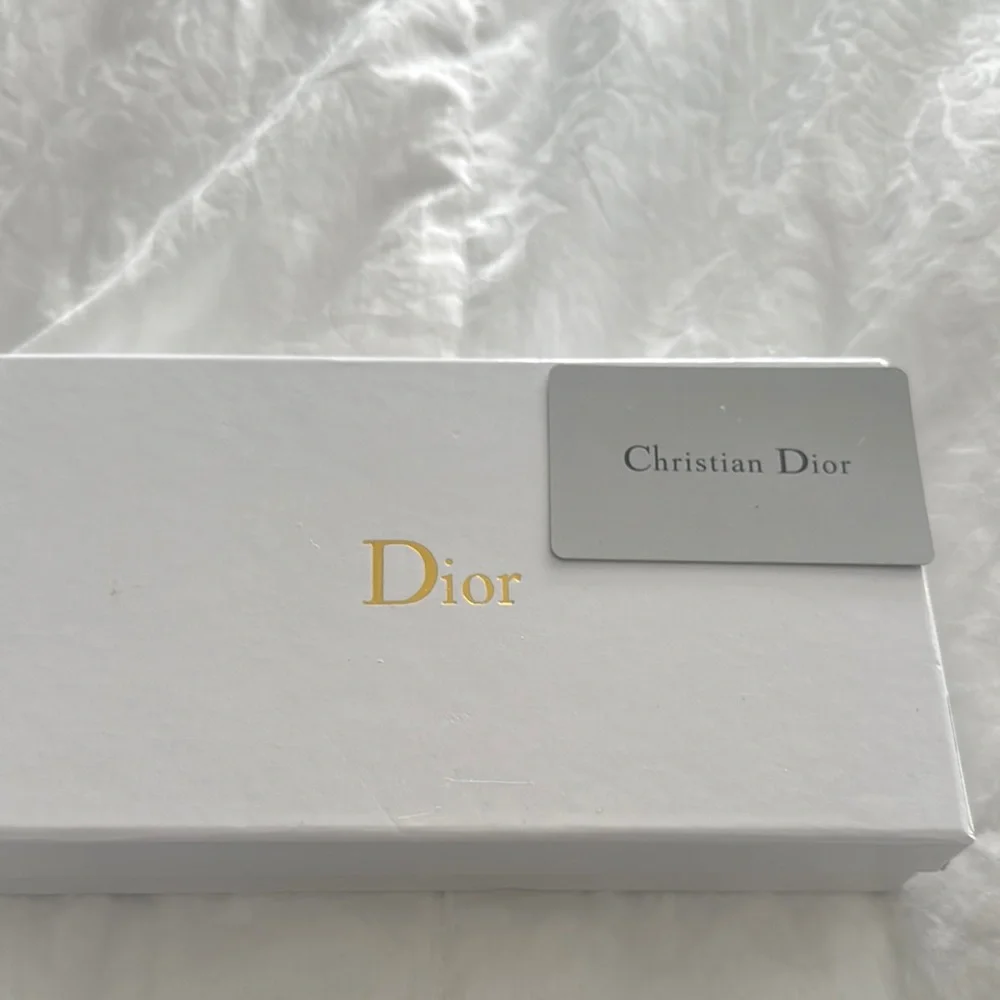 Dior Black and Cream Wallet - Picture 6 of 10